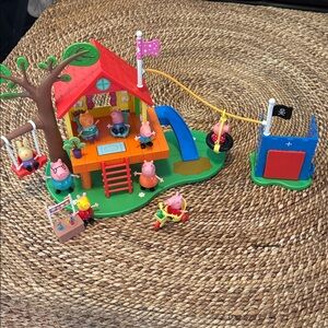 Peppa Pig Treehouse Playset & face painting w/Peppa Pig